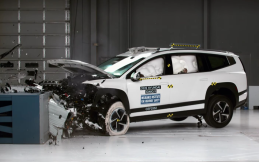 Hyundai Ioniq 9 Lulus Uji Tabrak IIHS dengan Nilai Sempurna