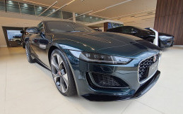 Galeri Jaguar F-Type P300 R-Dynamic