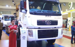 Dua Truk Anyar FAW Sapa Pengunjung GIIAS 2018