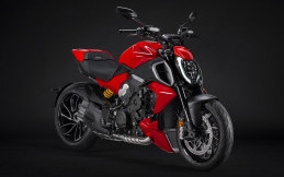 Ducati Diavel V4 2023, Dibekali Mesin Lebih Bertenaga