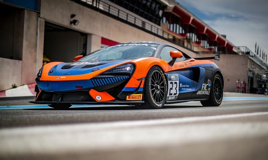 CEO McLaren Racing Zak Brown akan Balap GT4