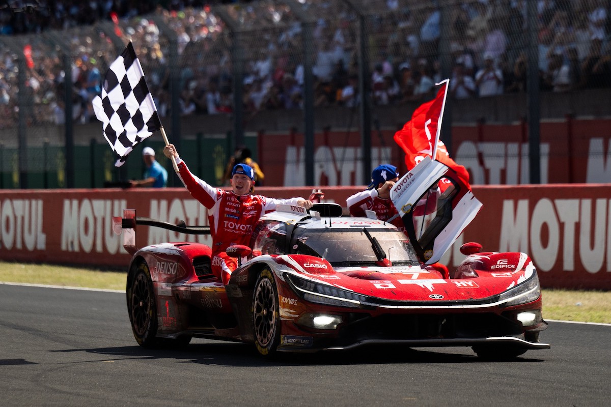 Mobil nomor #7 TR010 HYBRID 
