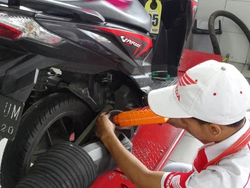 Antara Kelebihan dan Kekurangan Oli Mesin, Apa Efeknya?