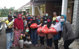 Bikers di Tangsel Beri Bantuan untuk Masyarakat Terimbas Corona
