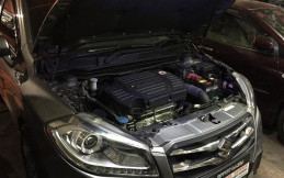 Dongkrak Penampilan Suzuki S-Cross dengan Engine Hood Damper