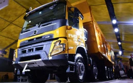Ternyata Ini Alasan Ban Truk Dipasang Dobel di Area Belakang