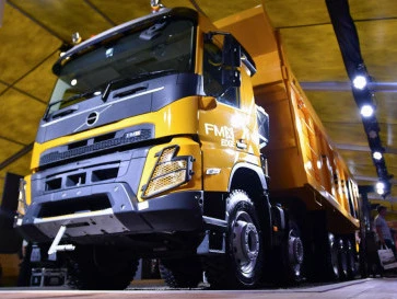 Ternyata Ini Alasan Ban Truk Dipasang Dobel di Area Belakang