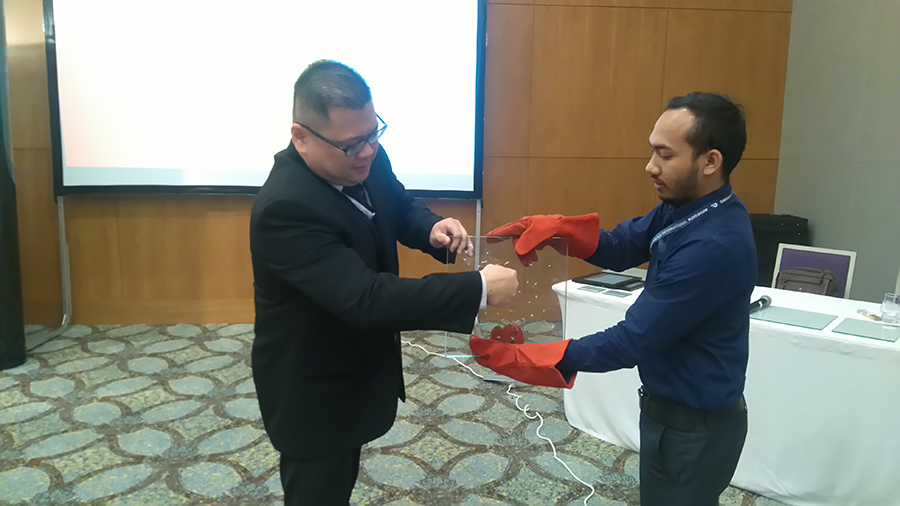 LLumar Hadirkan Produk Pelindung Kaca Mobil Anti Pecah di GIIAS 2017