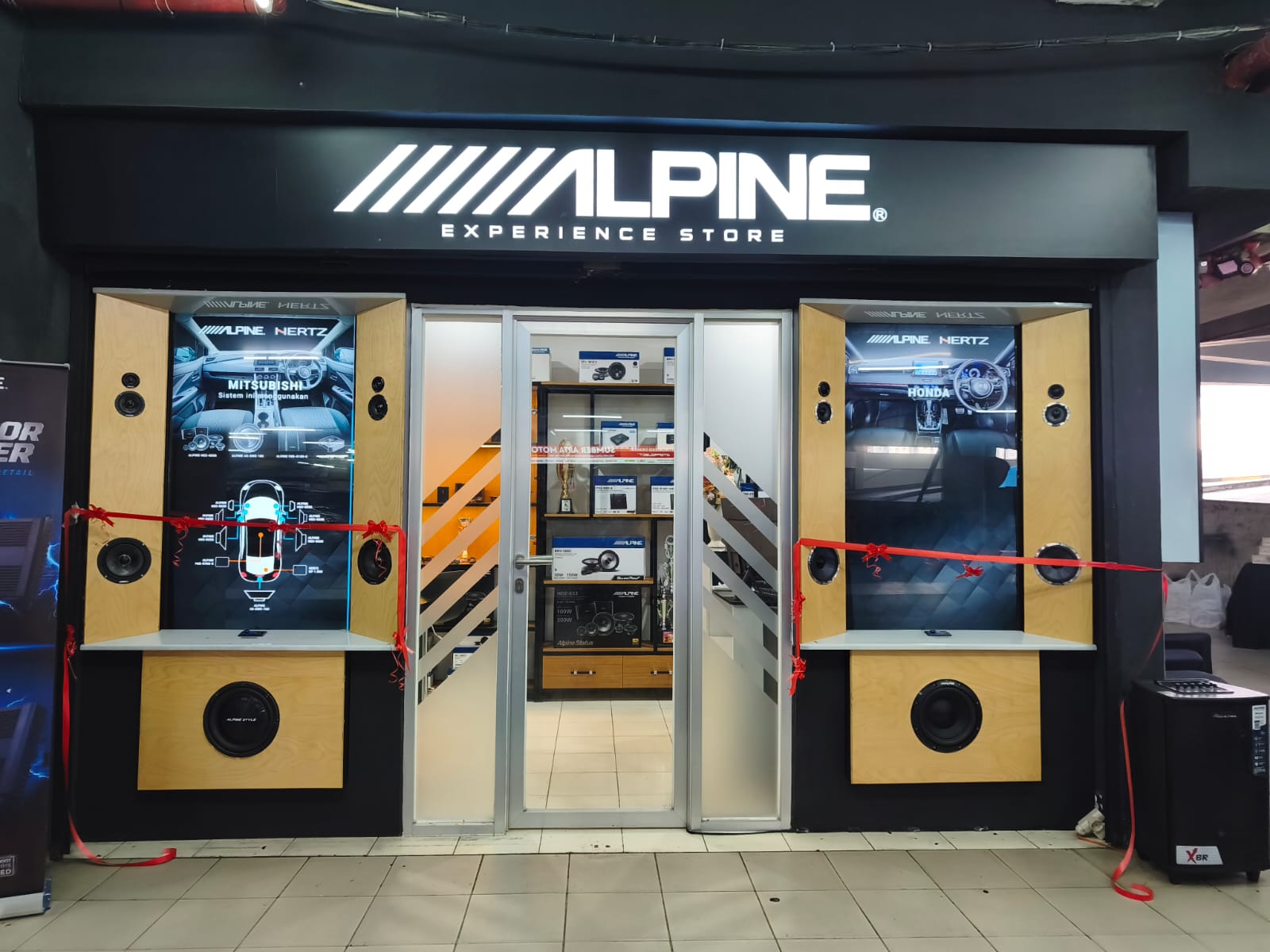 Alpine Experience Store Pertama di Indonesia, Hadirkan Konsep Belanja Audio Mobil Interaktif