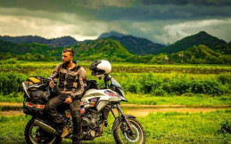 Bikers Asal Inggris Mampir ke Bengkel Honda Gunung Sahari