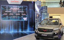 Wuling Almaz Dengan Fitur WIND dan Pilihan 7-Penumpang Meluncur di Surabaya
