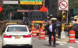 Kesal Jalan Macet, Aktor Harrison Ford Mendadak Jadi Polantas