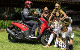 Ini Kata Bikers Solo Touring Indonesia - Jerman Ketika Jajal Yamaha LEXi LX 155