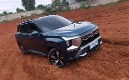 Mengatur Fitur Lewat Layar Sentuh di Mitsubishi Destinator