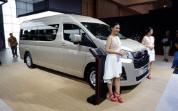 HiAce Premio Tampil Lebih Moderen dan Lega