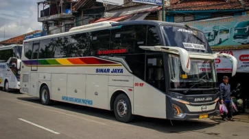 Kelangkaan Solar Paksa PO Sinar Jaya Lintas Jawa-Sumatera Lakukan Penyesuaian Jadwal!