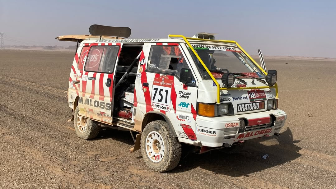 Ganti Profesi! Mitsubishi L300 Ini Ikut Balap di Reli Dakar 2026, Simak Spesifikasinya
