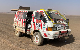 Ganti Profesi! Mitsubishi L300 Ini Ikut Balap di Reli Dakar 2026, Simak Spesifikasinya