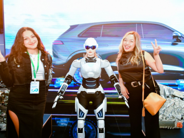 Chery Perkenalakan Robot Humanoid Bernama AiMOGA Bisa Layani Pemesanan Test Drive