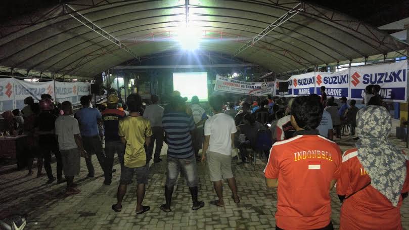 Suzuki Marine Nonton Bareng Nelayan di Sorong 