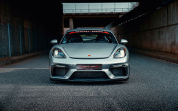 Manthey-Racing Beri Sentuhan Porsche 718 Cayman GT4 