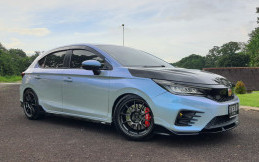 Modifikasi Honda City Hatchback Gaya JDM dan Warna Unik