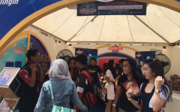 Booth Federal Oil di Banjiri Pengunjung Tumplek Blek
