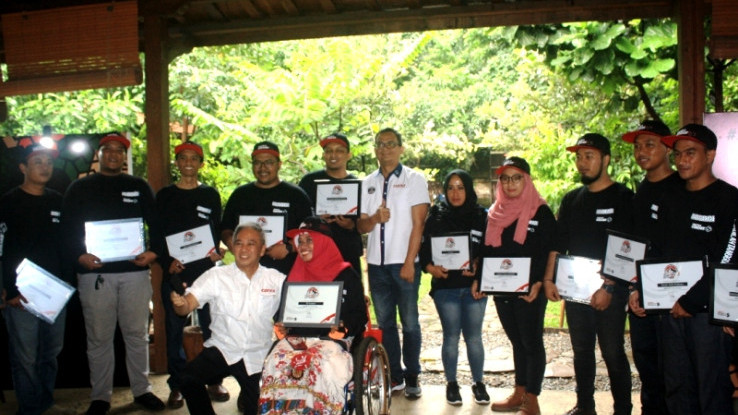 Cerita Riders Menguji Ketangguhan Corsa Cross S Sampai Membagikan Kursi Roda