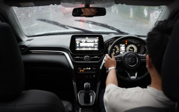 Mobil Berasa Enggak Stabil dan Limbung Saat Dikendarai, Tetap Tenang dan Lakukan Hal Ini