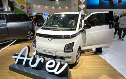 Tiga Mobil Listrik Termurah di IIMS 2025, Wuling Air ev Lite Rp184 Jutaan