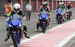 Menjajal Yamaha R25 dan FreeGo di Sentul