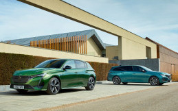 New Peugeot 308 Dinobatkan Penghargaan Woman World Car of the Year 2022