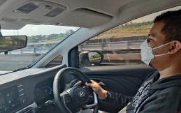 Begini Cara Praktis Parkir Paralel Pakai Hyundai Creta dan Stargazer