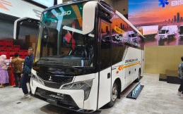 Canter Extra Long Bus Meluncur, Sasis Lebih Panjang untuk Pariwisata