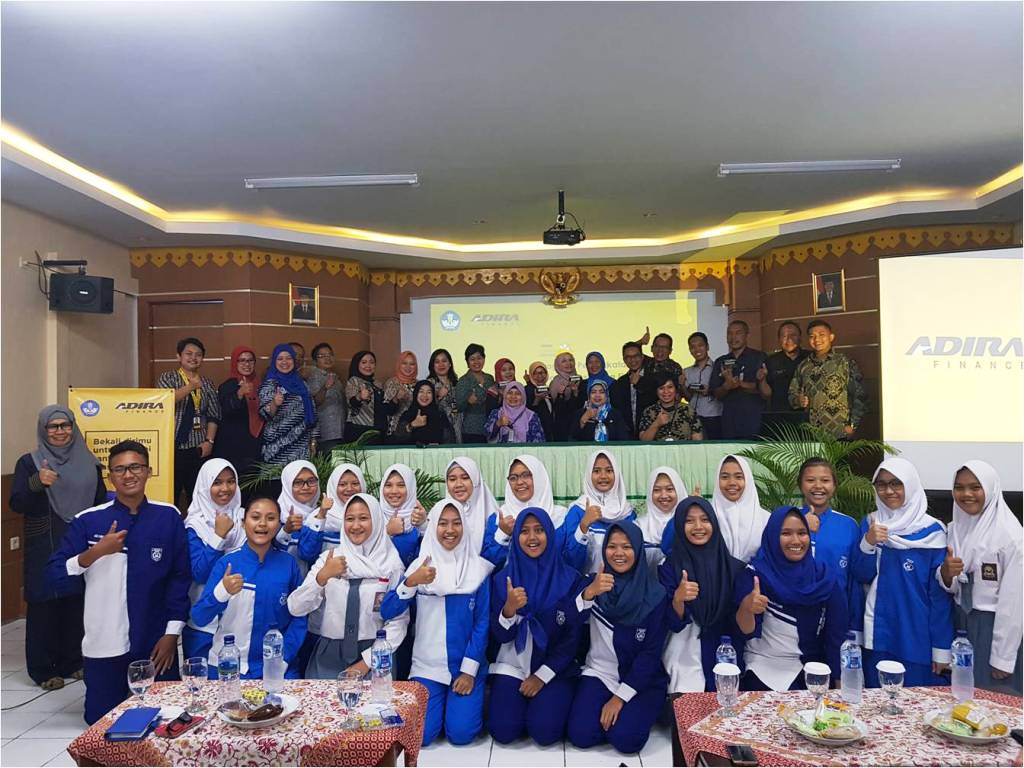 Adira Finance Mulai Program CSR Pendidikan Pelajar SMK di 9 Wilayah Indonesia