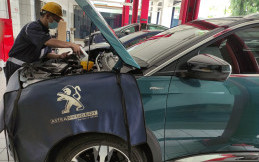 Program Beli 4 dapat 1 Oli Gratis untuk Konsumen dan Pemilik Mobil Peugeot