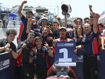 Ramadhipa Rebut Kemenangan di FIM Moto3 Junior World Championship Estoril