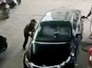 Kena Karma, Pencuri Ini Tabrak Tembok Usai Gasak Mobil
