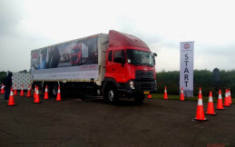 Pengemudi Truk Ini Berangkat ke Jepang Wakili Indonesia