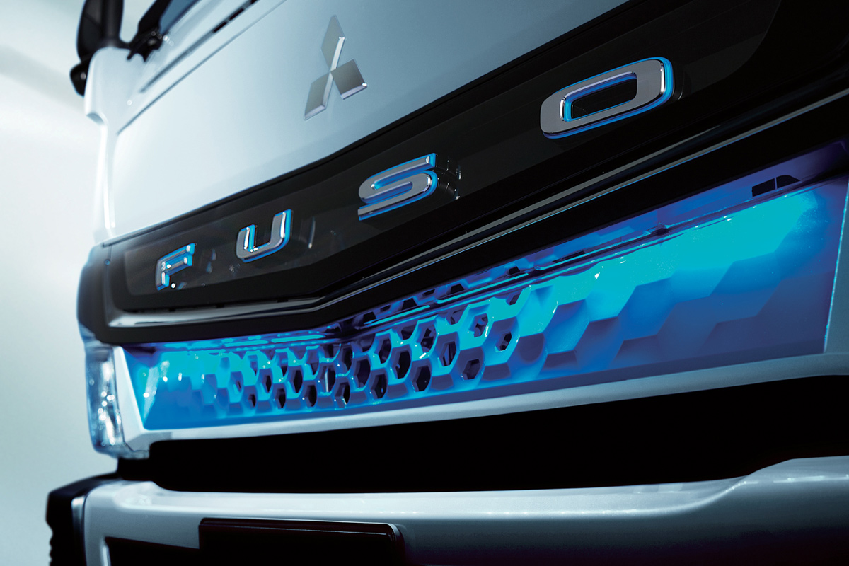 Krama Yudha Tiga Berlian Motors Yakin Tahun 2022 Kuasai 48%