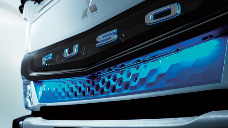 Krama Yudha Tiga Berlian Motors Yakin Tahun 2022 Kuasai 48%