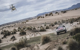 Unjuk Gigi di Etape VIII, Loeb Rampas Pimpinan Lomba Reli Dakar