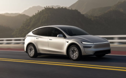 Tesla Model Y L Resmi Meluncur, Punya Baterai Lebih Besar dan Jarak Tempuh 681 Km