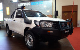 Toyota Hilux Tampil Gagah di GIICOMVEC 2020, Ini Biaya Modifikasinya