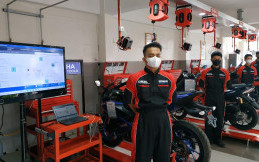 Donasikan Sepeda Motor dan Mesin, Yamaha Bikin Kelas Khusus untuk Siswa SMK di Bandung