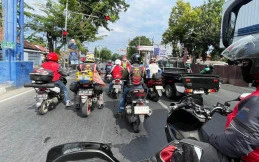 Sirine Ambulans Bunyi Saat Sobat Berkendara di Jalan, Lakukan Ini