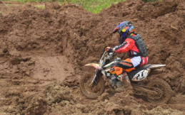 Viar Owners Cross Gelar Latihan Bersama di Taman BMW