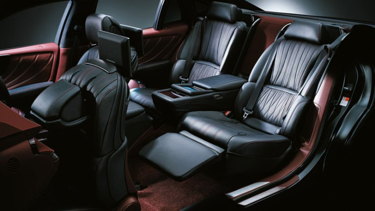 Lexus LS 500 Hadir Memberikan Kemewahan Tertinggi