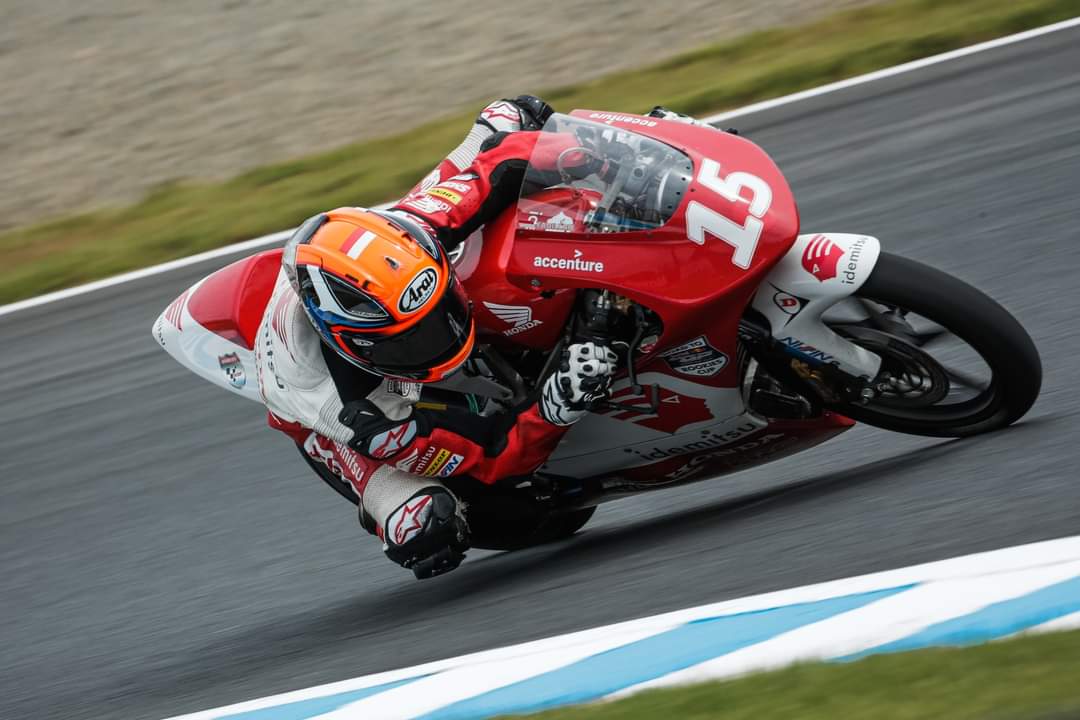 Tim AHRT Kumandangkan Indonesia Raya di Sirkuit Buriram Thailand