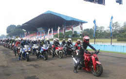 Ratusan Komunitas Motor Vixion Padati Sirkuit Sentul
